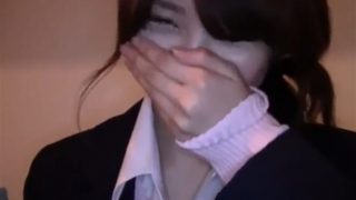 巨乳女子校生個室トイレ手コキ