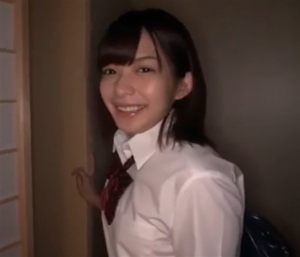 麻里梨夏女子校生