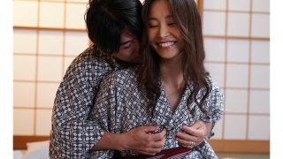 【夏目彩春】愛人とこっそり隠れて不倫旅行！時短インスタントセックスに励む三十路熟女の不倫妻♡