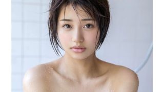 【唯井まひろ】吹く度に頭が真っ白に・・・潮吹き体質の18歳の美少女が止まらない超大量潮吹きで未成熟ボディを小刻みに震わせてイキ果てちゃう♡