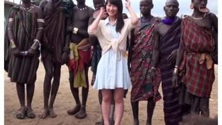 【岩佐あゆみ】エチオピアにAV女優がイク！現地部族の住民と青姦！黒人のデカマラを野外でハメられる美女♡