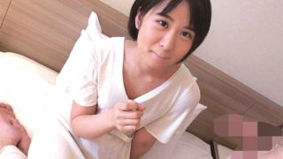 【久保凛】ナンパした10代の女の子はとってもウブ！チンポを目の前に直視もできない赤面女子をスク水着せて激ピス生ハメ中出ししちゃう♡