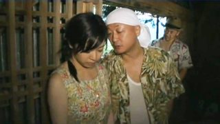 【ヘンリー塚本】元カレの復讐！フラれた腹いせに仲間を引き連れて小屋で娘を輪姦する鬼畜男！【手塚みや】