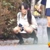 【JK放尿】学校帰りの女学生の野外での連れションを盗撮しちゃう♡