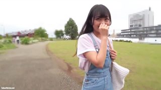 【泉りおん】まるで中学生みたいなロリ美少女とのハメ撮りセックスで中出し♡